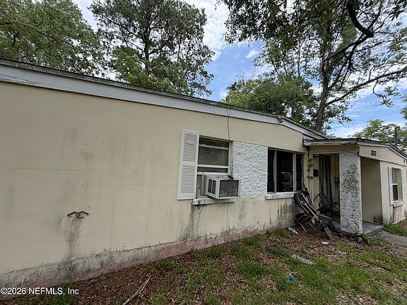 2nd image of 2837 LIPPIA Road