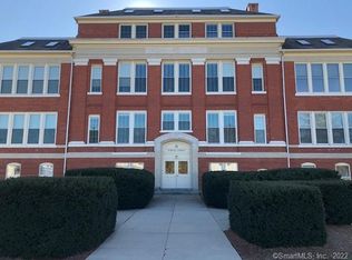 6 School St #7, Stonington, CT 06378