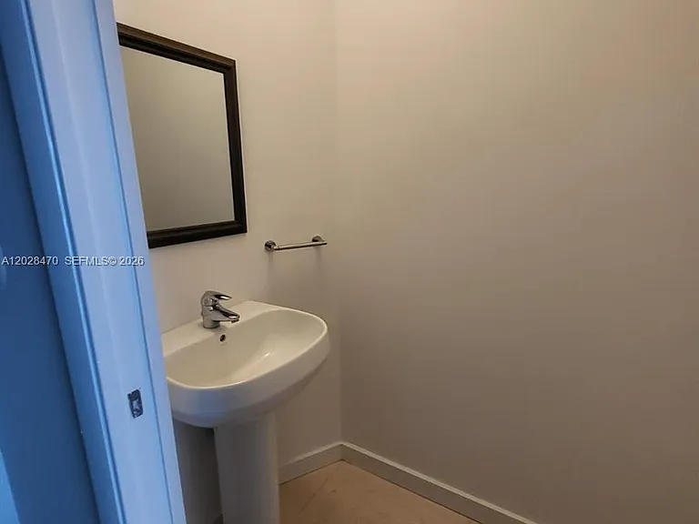 1900 N Bayshore Dr #2415 — Photo 11
