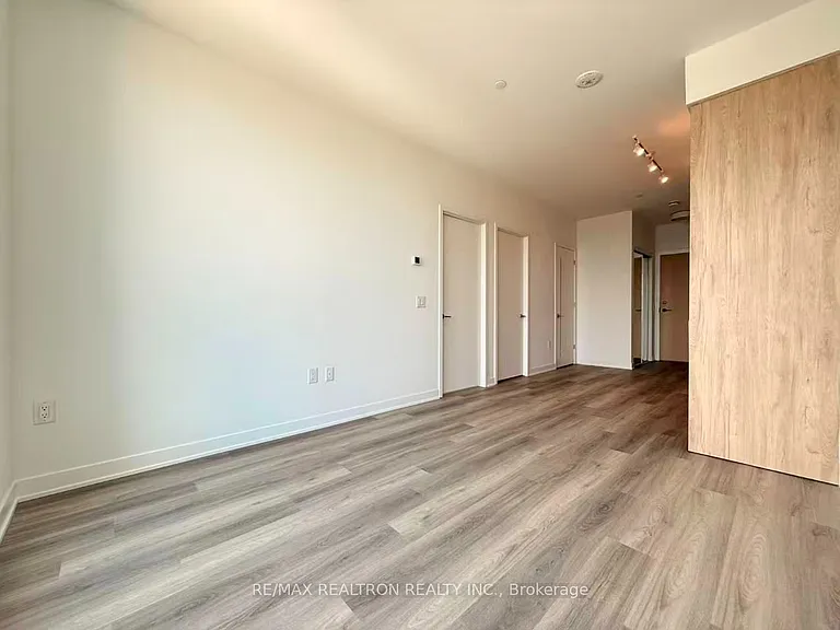 10 Oak St #2502 — Photo 12