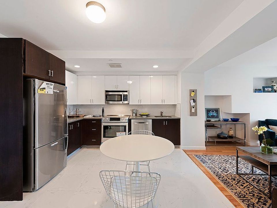 1st image of 189 Avenue 10 #E