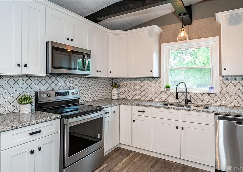 1st image of 112 Hartman Ave