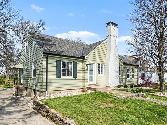 3rd image of 282 W Kemper Rd