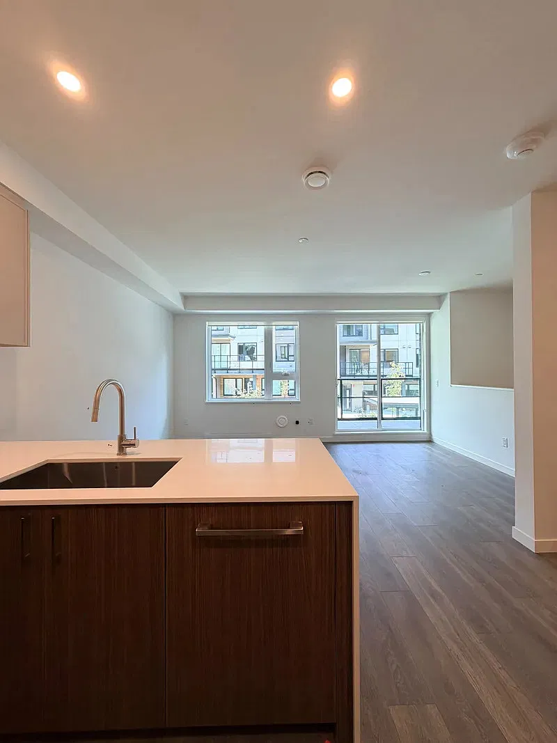 3 bed, 2.5 bath, 1373 sqft, $4,200 — Photo 1