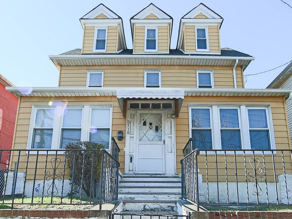 1st image of 3118 102nd St
