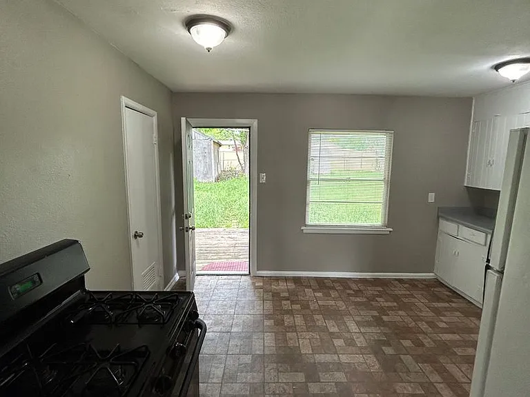 805 Biggs Ter — Photo 14