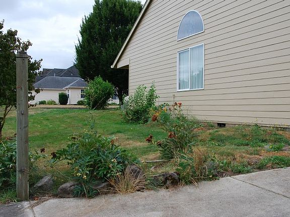 2nd image of 6712 NE 53rd Cir