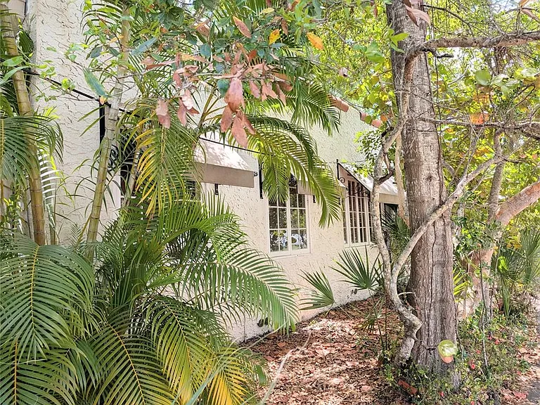 1701 Siesta Dr — Photo 19