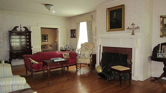 2nd image of 14 Irving St