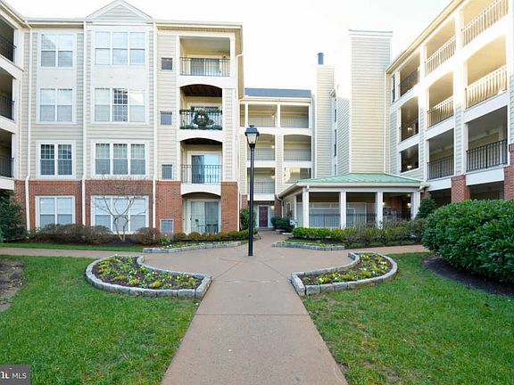 3rd image of 1100 Quaker Hill Dr APT 406