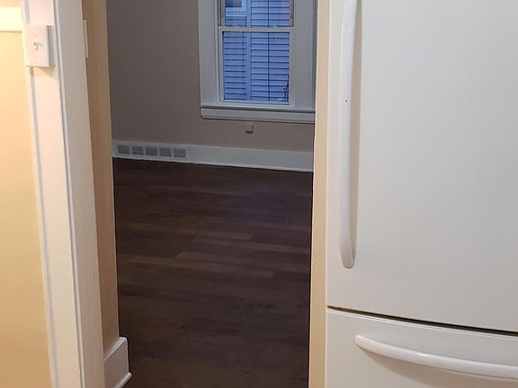 3rd image of 1282 Pondview Ave #2