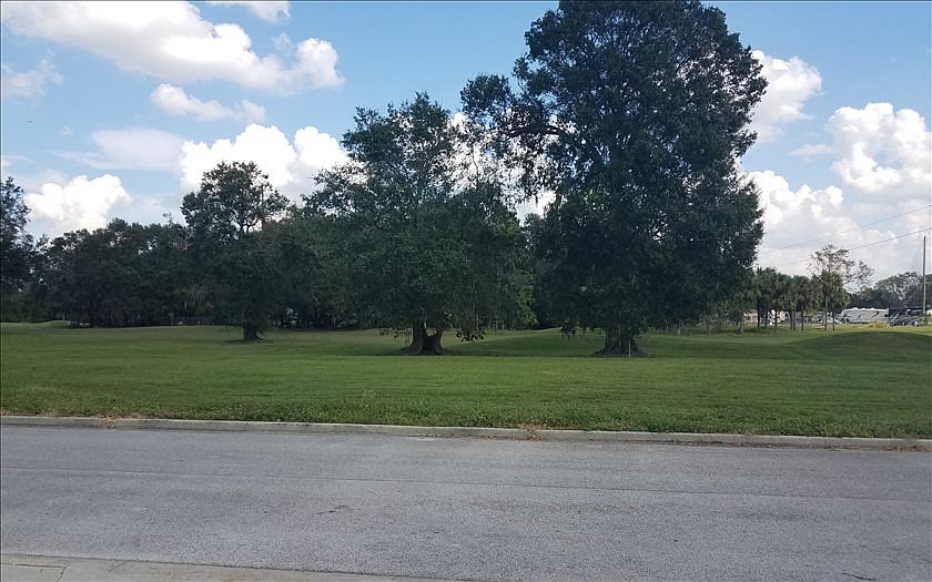 1st image of 3052 Oaks Bnd