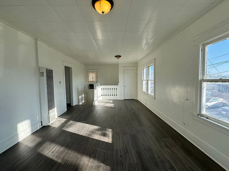 319 E San Emidio St — Photo 3