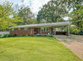 1106 S High St, Neosho, MO 64850