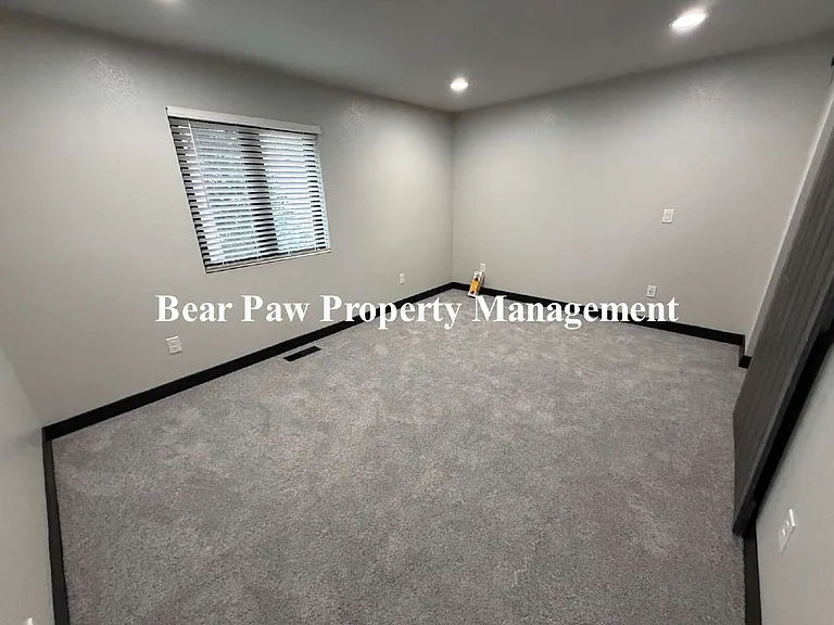 4886 Silver Spruce Ln — Photo 10