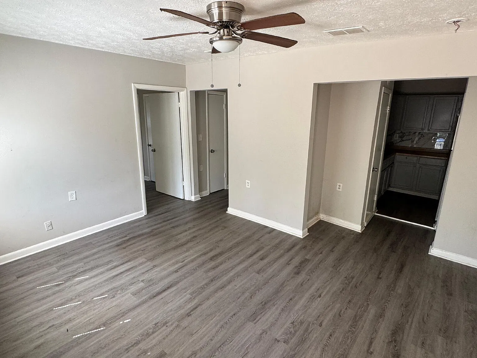 2 bed, 1.0 bath, $1,100 — Photo 2