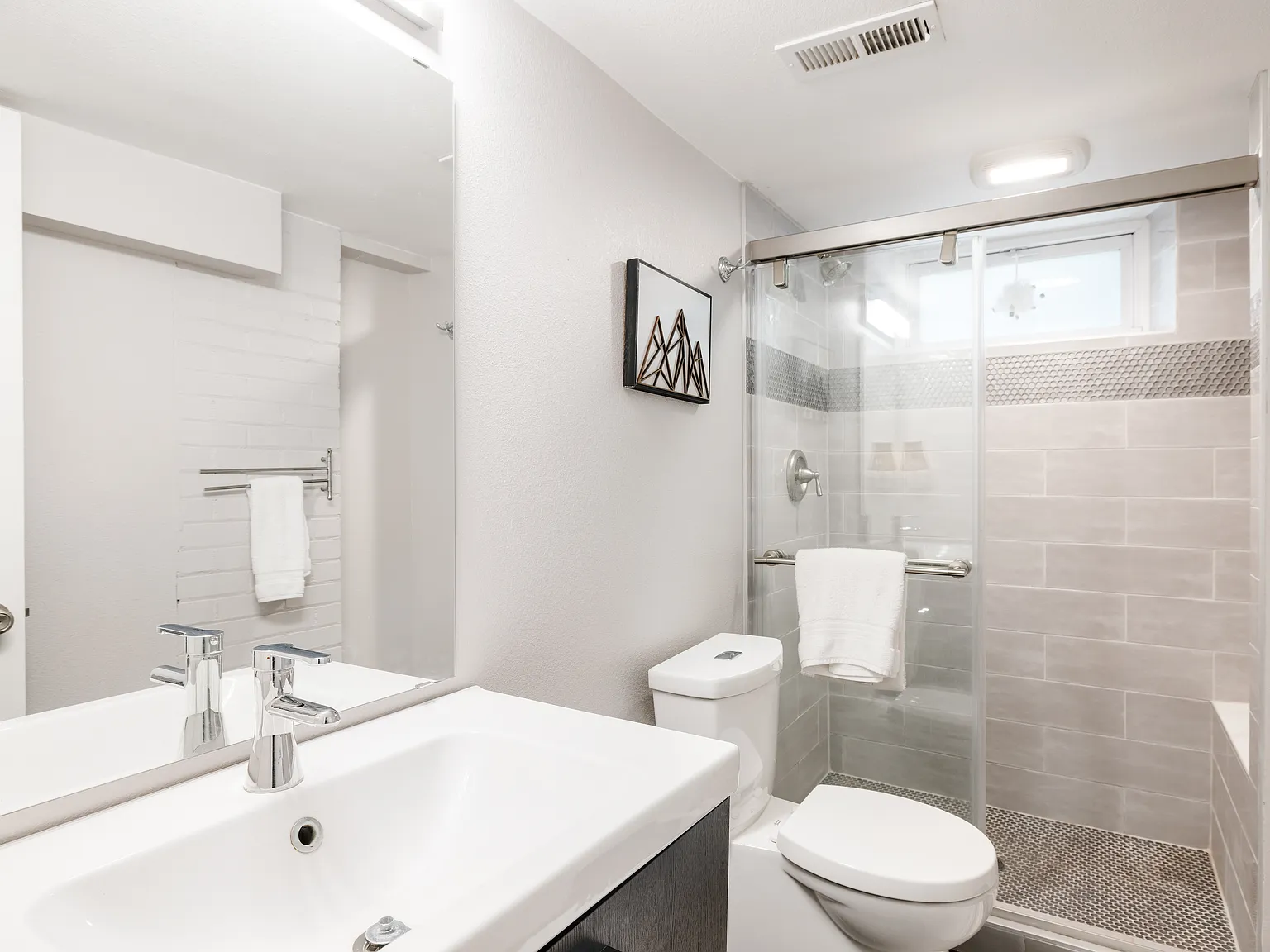 3 bed, 1980 sqft, $3,300 — Photo 4