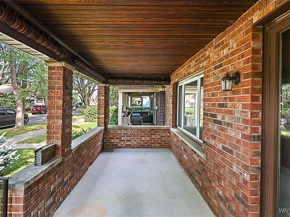 4th image of 2421 Linwood Ave