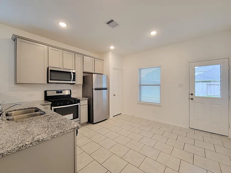 31351 Horseshoe Meadow Bend Ln — Photo 10