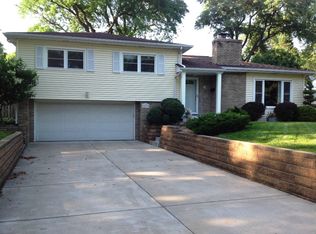 2533 31st Avenue Ct, Moline, IL 61265