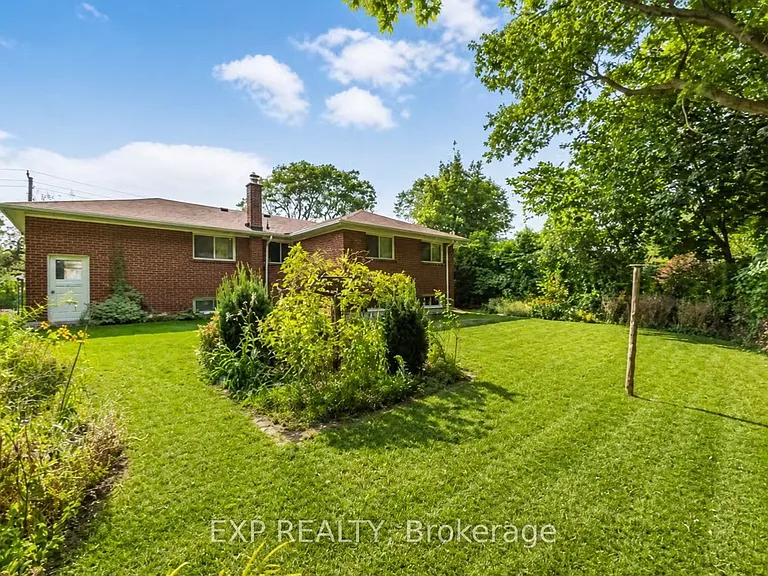 114 Castlegrove Blvd — Photo 3