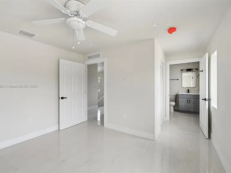 10344 NW 29th Ave #10344 — Photo 11