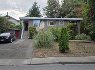 927 108th Ave SE, Bellevue, WA 98004