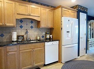 5th image of 935 Elderberry Cir Unit 107