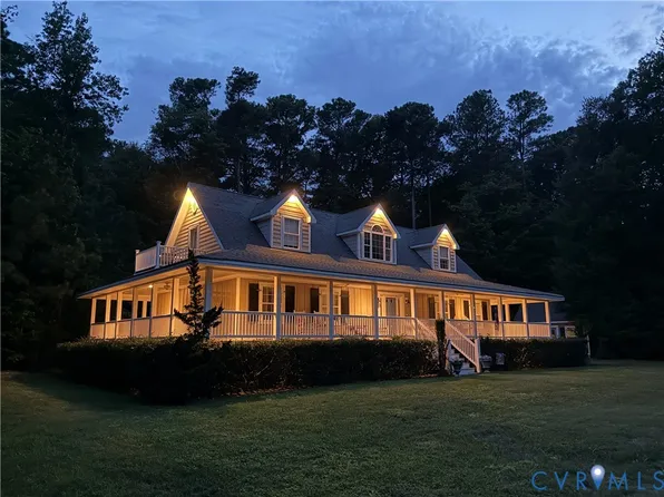 757 Horseshoe Bend Rd, Deltaville, VA 23043