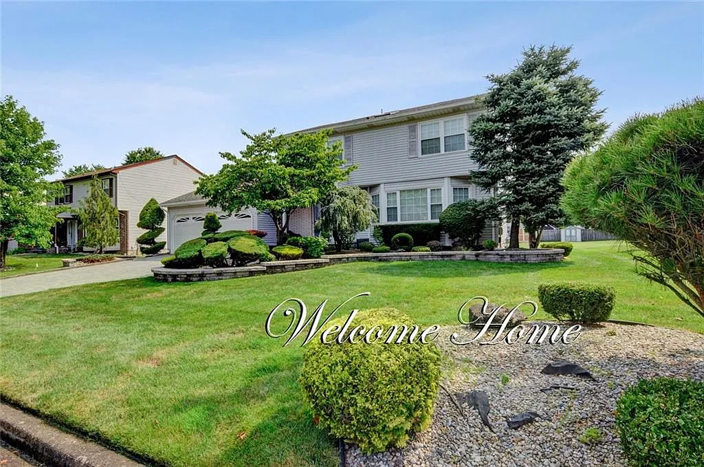 51 Liberty Dr photo 1