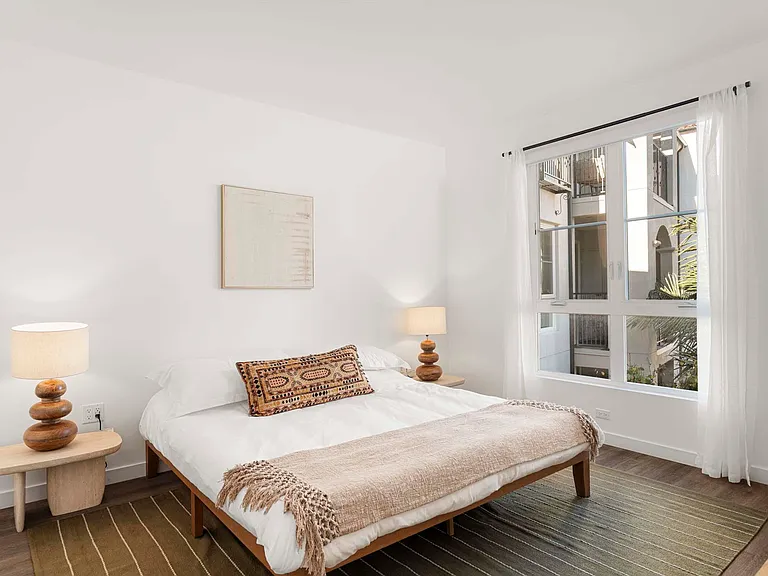 Eddy Redondo Residences — Photo 70