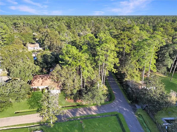 Lilac Dr, Lacombe, LA 70445