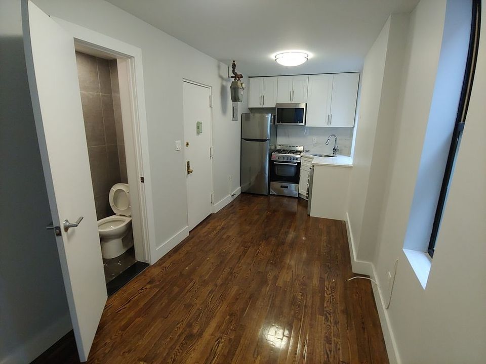 2nd image of 137 E 110th St #Fe5