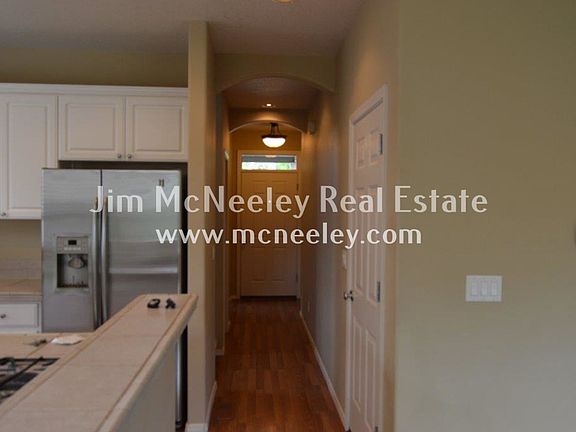 4th image of 1063 SE Wenlock Ave