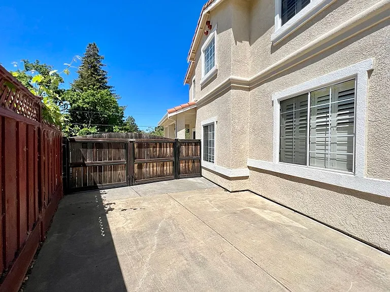 1924 Shurtleff Ave — Photo 31