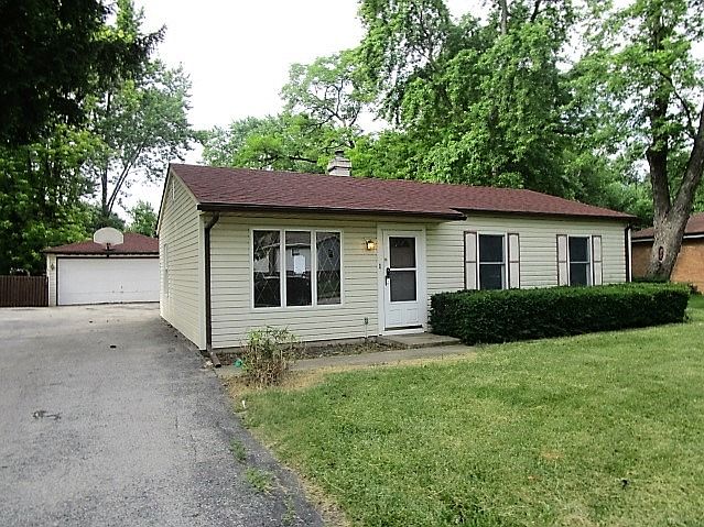 1st image of 1039 E Lilly Ln