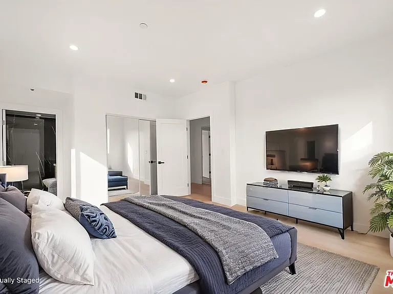 913 N Hobart Blvd #1/4 — Photo 13