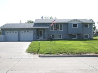 804 Lincoln St, Alma, NE 68920
