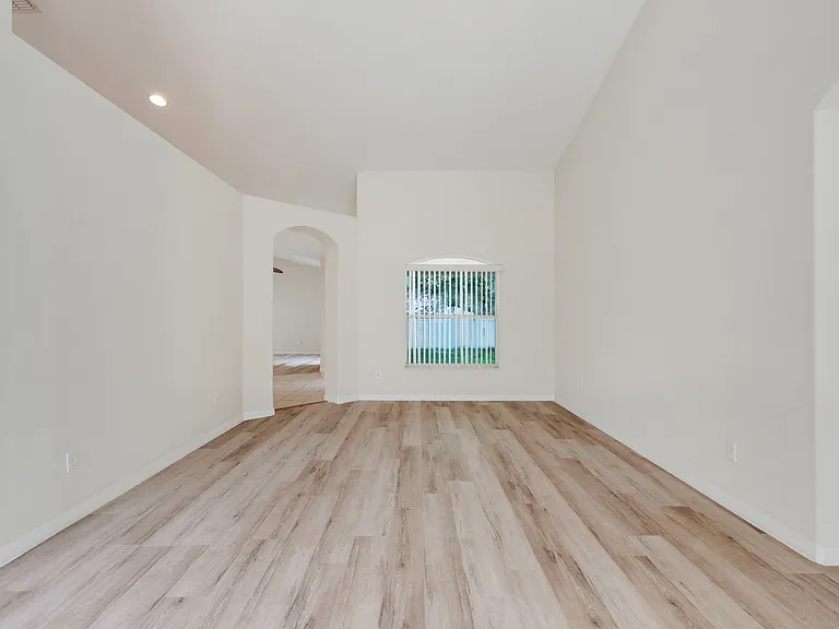 12900 Cloverdale Ln — Photo 7
