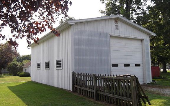 3rd image of 305 Dudley St