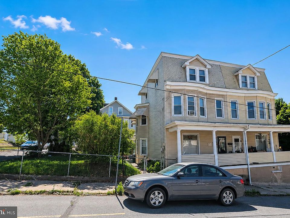 1st image of 222 S 2nd St