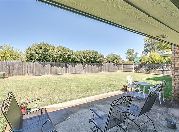 3rd image of 739 Kensington Ln