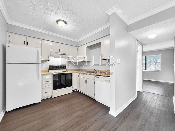 4th image of 621 Westport Rd #5