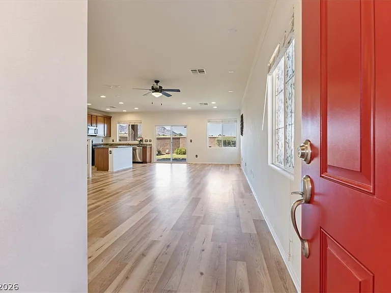 11204 Robin Park Ave — Photo 2