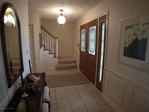 2nd image of 10886 Wildon Way W