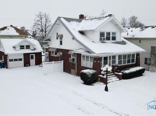 5916 Edgewater Dr, Toledo, OH 43611