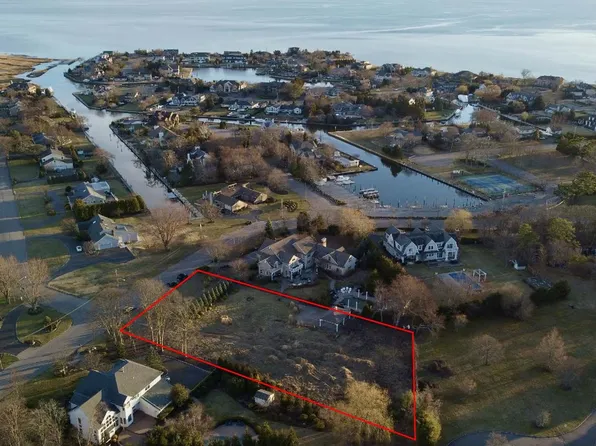 34A The Helm, East Islip, NY 11730