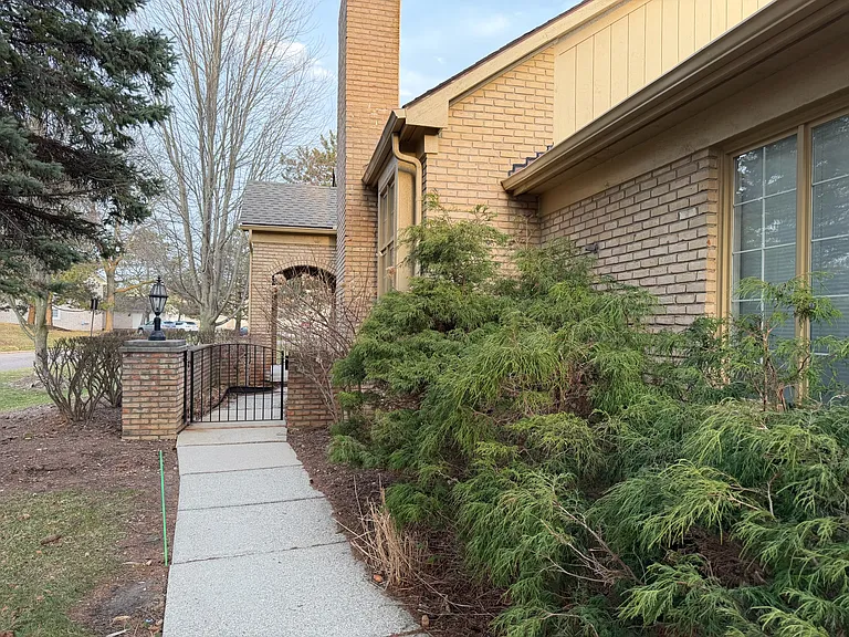 6337 Celeste Rd #51 — Photo 33