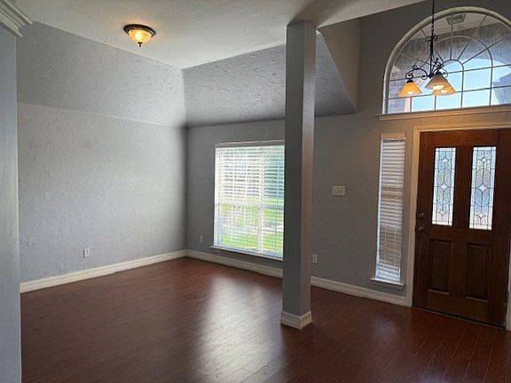 3rd image of 9101 Elissa Ct