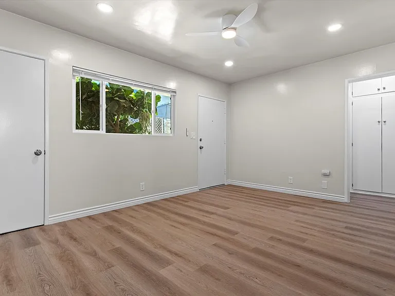 908 N San Vicente Blvd #3 — Photo 5